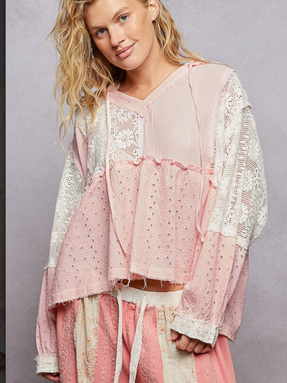 🎉 POL “ MAZIE “ POL DOUBLE GAUZE HOODIE TOP WITH EYELET DETAIL 90